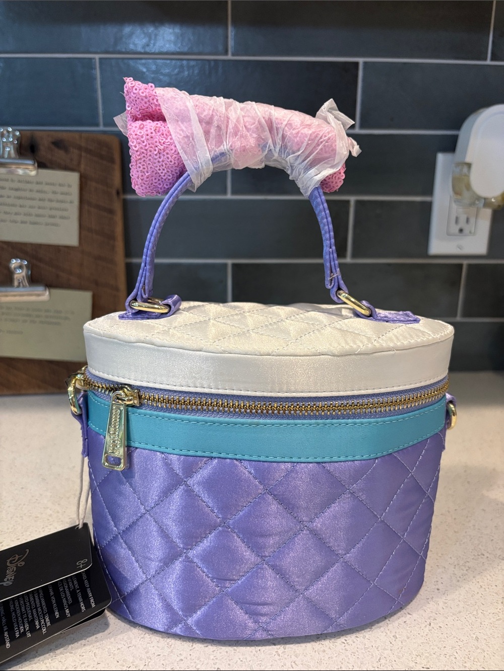 Daisy Duck Quilted Crossbody NWT - Picture 2 of 5